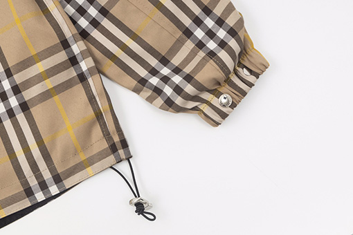 バーバリー  トリュフチェックの両面ジャケット
