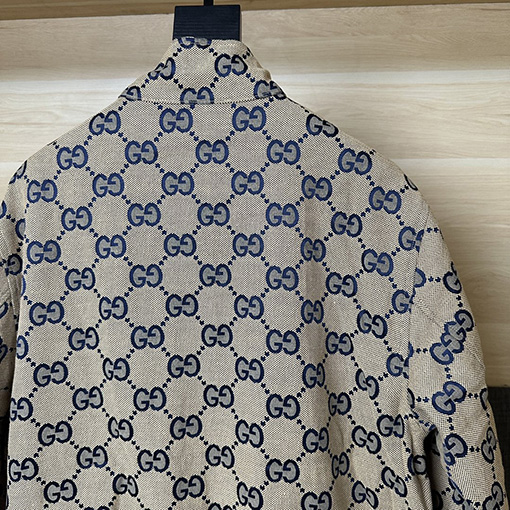 グッチ 新しい ダブルGウインドブレーカーリボンコート