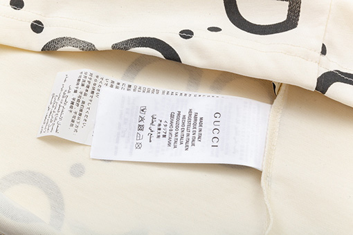 グッチ フルプリント大花柄アルファベットロゴ半袖Tシャツ