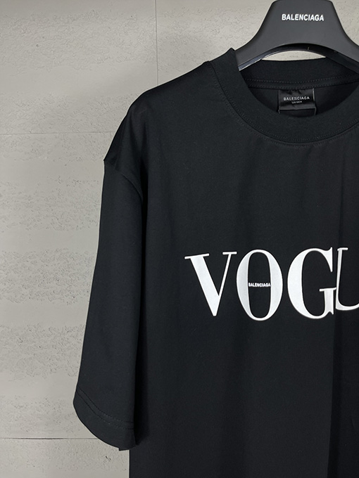 バレンシアガコピー Balenciaga Vogueコラボレーションプリント半袖Tシャツ