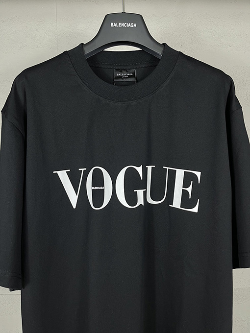 バレンシアガコピー Balenciaga Vogueコラボレーションプリント半袖Tシャツ