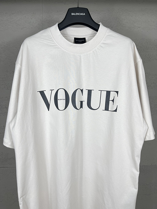 バレンシアガコピー Balenciaga Vogueコラボレーションプリント半袖Tシャツ