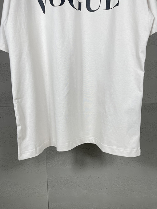 バレンシアガコピー Balenciaga Vogueコラボレーションプリント半袖Tシャツ