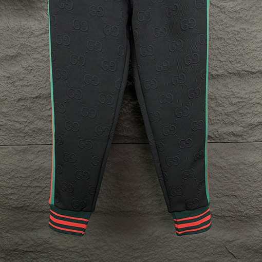 グッチ 新しいロゴカップルパンツ