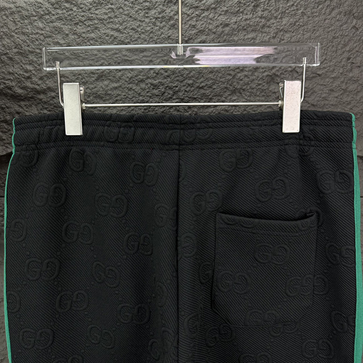 グッチ  新しいロゴカップルパンツ