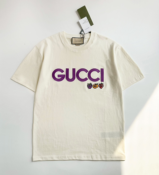 グッチ フロント刺繍ロゴ半袖Tシャツ
