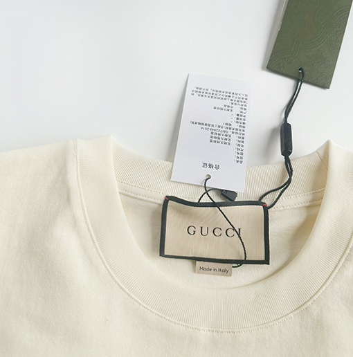 グッチ フロント刺繍ロゴ半袖Tシャツ