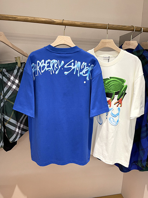 バーバリーコピー 新しい落書きカエルスケッチプリント半袖Tシャツ