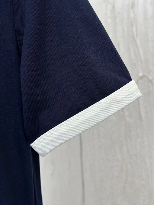 セリーヌスーパーコピー コントラストカラーのクルーネック半袖Tシャツ