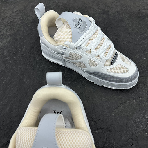 ルイヴィトン  ロゴモノグラムフラワースニーカー