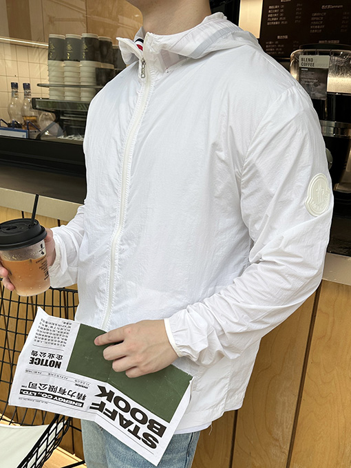 モンクレールスーパーコピー ファッションバッジ日焼け止めジャケット