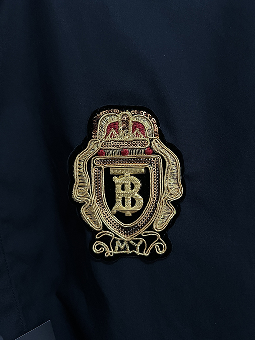 バーバリー  新しいTBファッションアルファベットロゴ刺繍メダルステッチシャツ