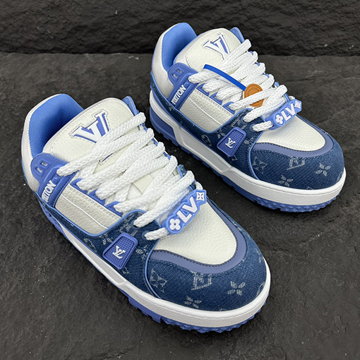 ルイヴィトンコピー   モノグラムフラワー LV アルファベットマークスニーカー