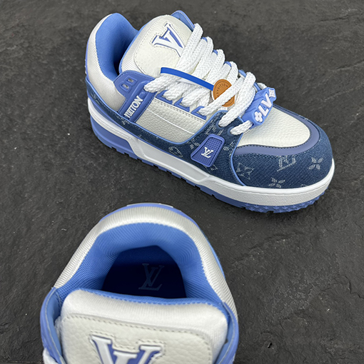 ルイヴィトンコピー   モノグラムフラワー LV アルファベットマークスニーカー