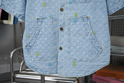 ルイヴィトン コラボレーションモノグラム カラー刺繍デニムベスト
