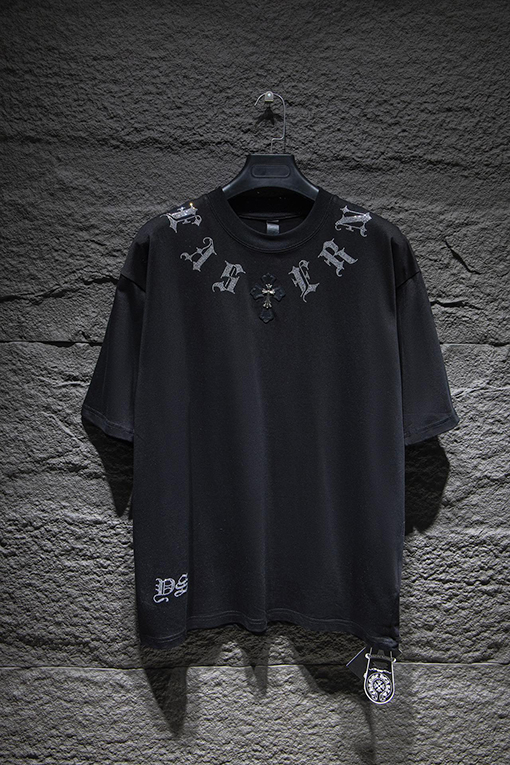 クロムハーツ 胸の刺繍ロゴ半袖Tシャツ