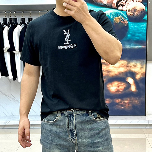 サンローランコピー クラシックパターンロゴ半袖Tシャツ