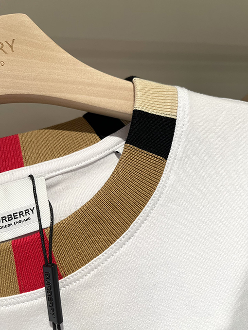 バーバリーコピー 新しいロゴ刺繍入りコットン半袖Tシャツ