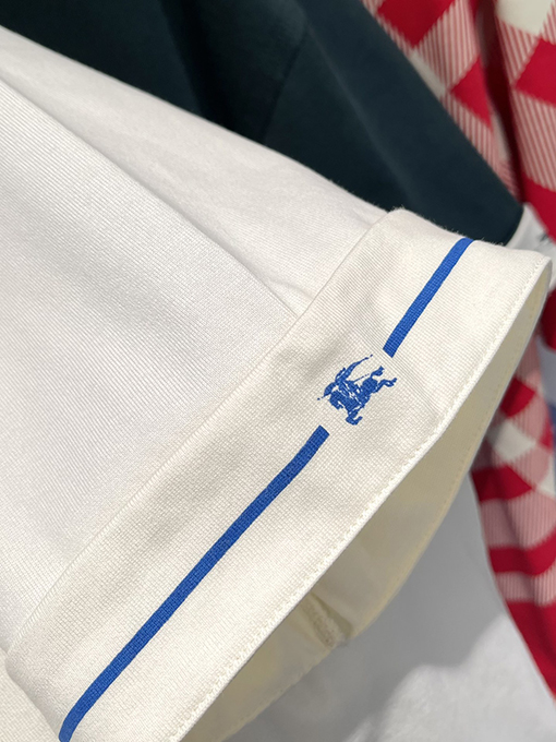 バーバリー 新しいプリントコットンTシャツ