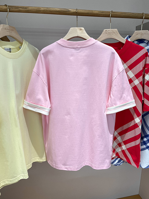 バーバリー 新しいプリントコットンTシャツ