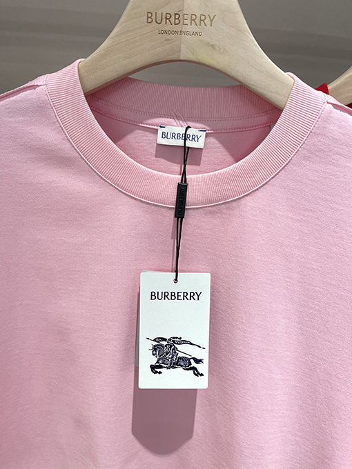 バーバリー 新しいプリントコットンTシャツ