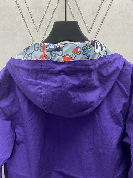 グッチ  新しい面白い落書きGucciロゴコート