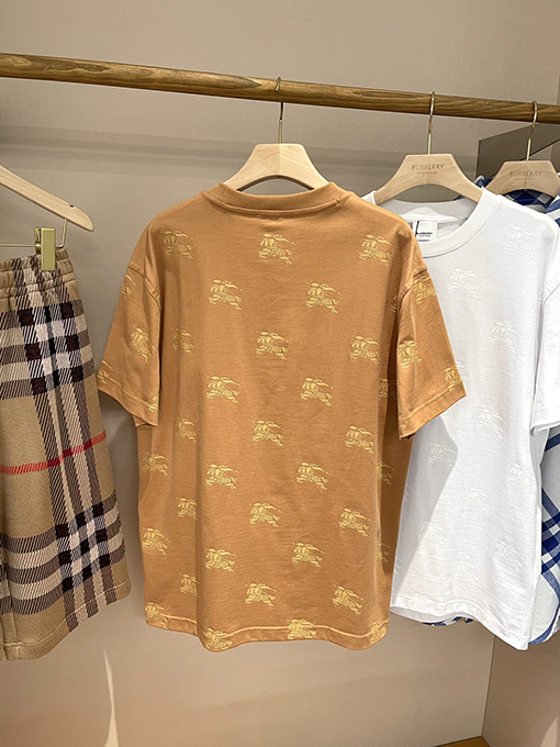 バーバリー  新しい馬術騎士ロゴフルフラワーコットン半袖Tシャツ