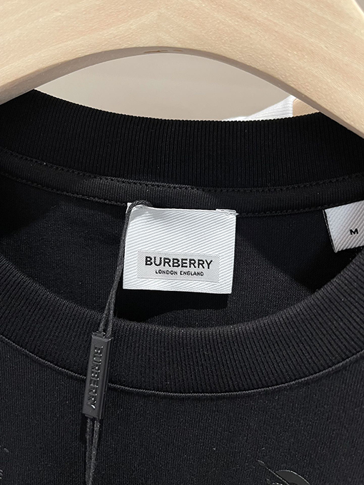 バーバリー  新しい馬術騎士ロゴフルフラワーコットン半袖Tシャツ