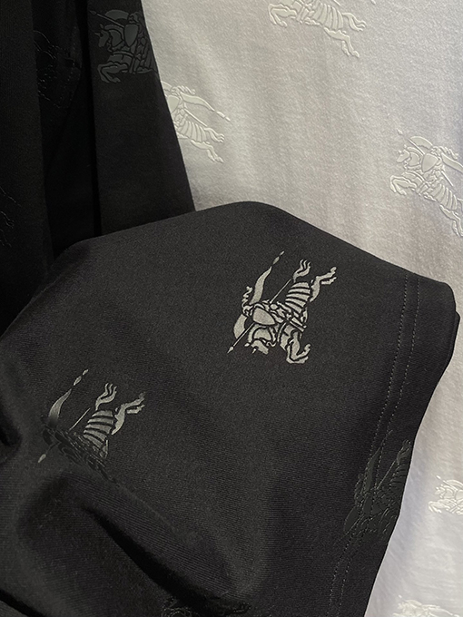 バーバリー  新しい馬術騎士ロゴフルフラワーコットン半袖Tシャツ