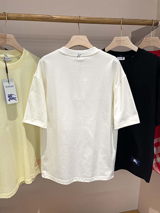 バーバリー 新しい馬術騎士軍馬ラベル半袖Tシャツ