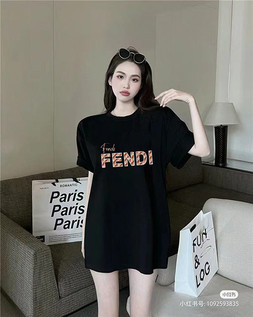 フェンディコピー クラシックロゴプリント半袖Tシャツ