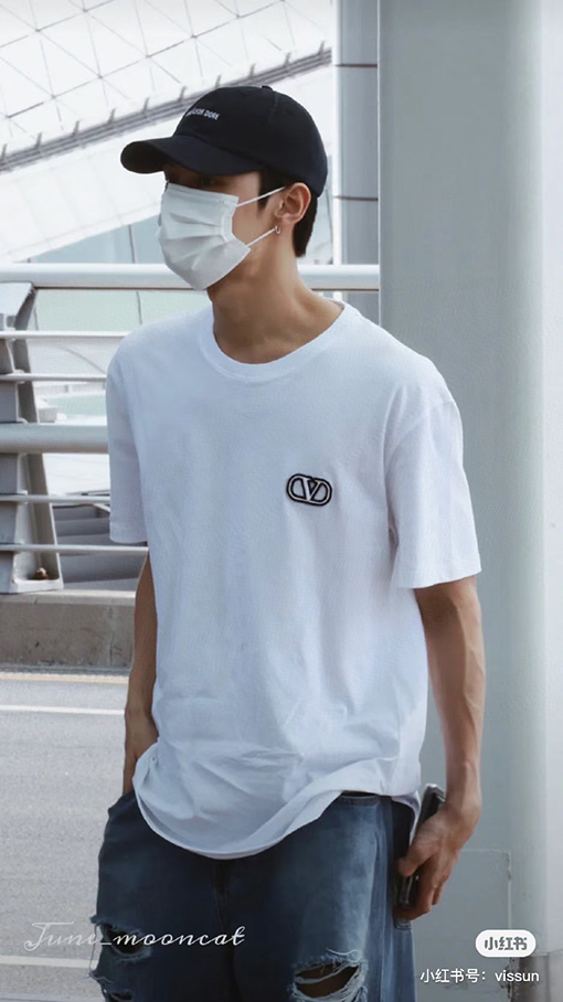 ヴァレンティノ ロゴ刺繍ラウンドネック半袖Tシャツ