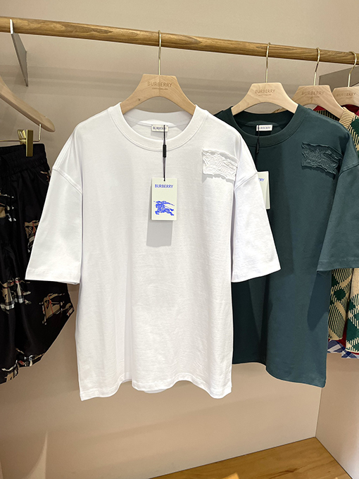 バーバリー 新しい乗馬騎士ロゴデカールコットン半袖Tシャツ