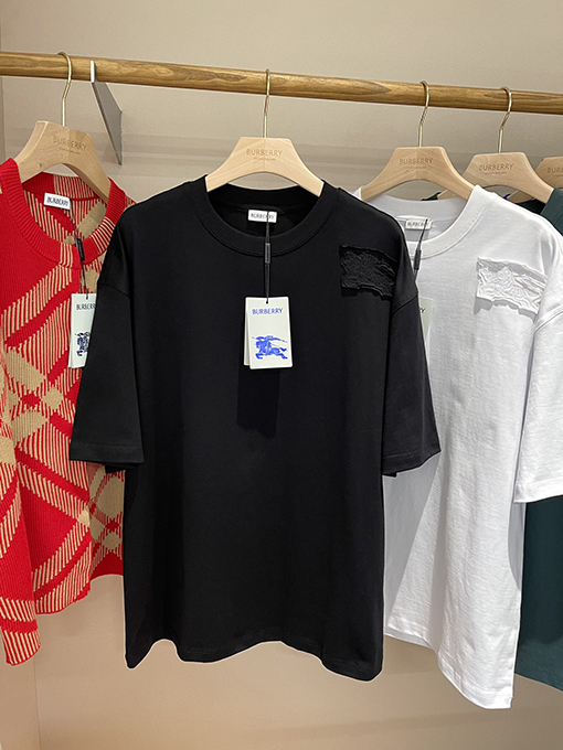 バーバリー 新しい乗馬騎士ロゴデカールコットン半袖Tシャツ