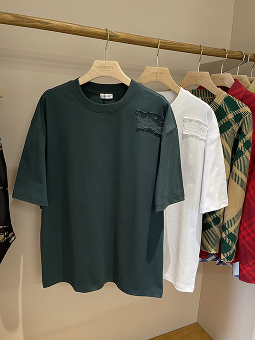 バーバリー 新しい乗馬騎士ロゴデカールコットン半袖Tシャツ