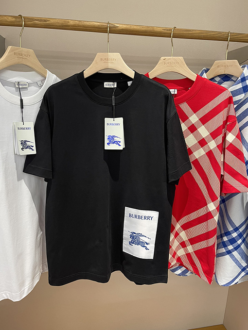 バーバリースーパーコピー 新しい乗馬騎士デカールロゴコットン半袖Tシャツ