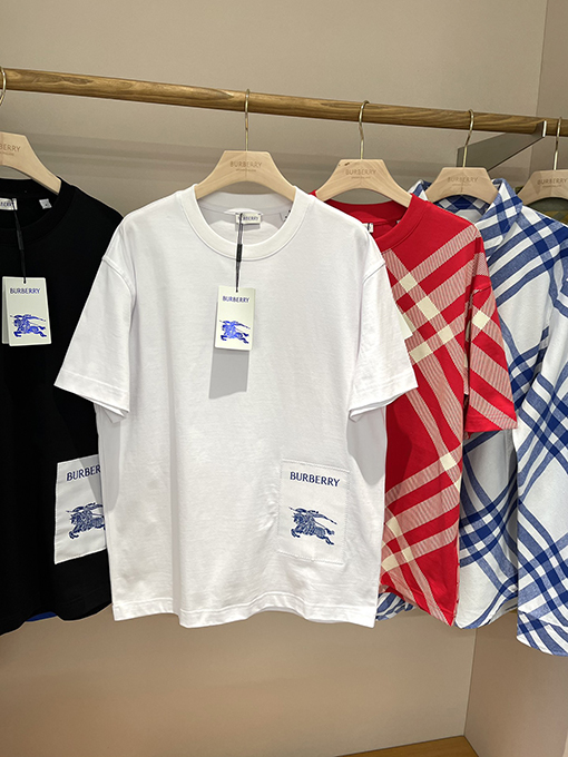 バーバリースーパーコピー 新しい乗馬騎士デカールロゴコットン半袖Tシャツ