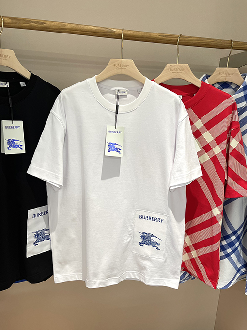 バーバリースーパーコピー 新しい乗馬騎士デカールロゴコットン半袖Tシャツ