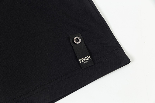 フェンディスーパーコピー  クラシックな刺繍ロゴアルファベット半袖Tシャツ