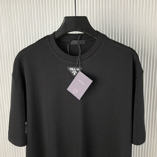 プラダ 新しいアルファベットの革の半袖Tシャツ
