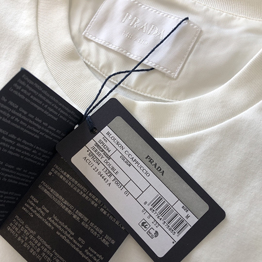 プラダ 新しい Re-Nylon と平織りニットTシャツ