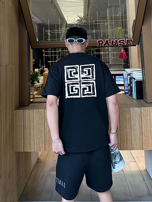 ジバンシイコピー  ロゴプリントラウンドネック半袖Tシャツ