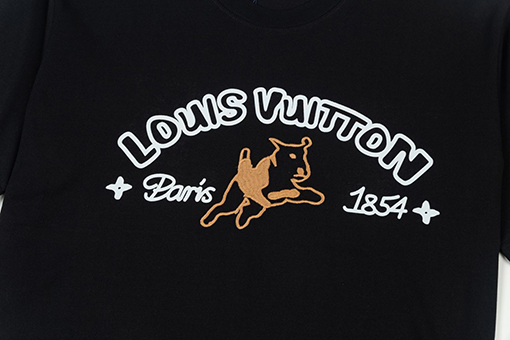 ルイヴィトン 新しいの小さな法斗ファッション刺繍クラシック半袖Tシャツ