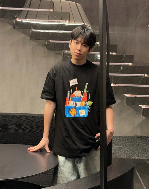 ロエベ  ロゴプリントショートリブファッションスリーブTシャツ