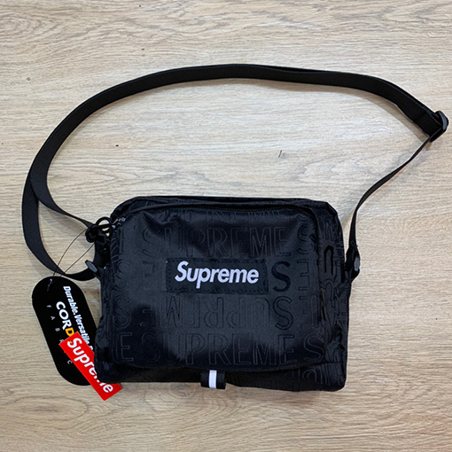 シュプリームスーパーコピー  Supreme ダークフラワーロゴジャカードショルダーバッグ