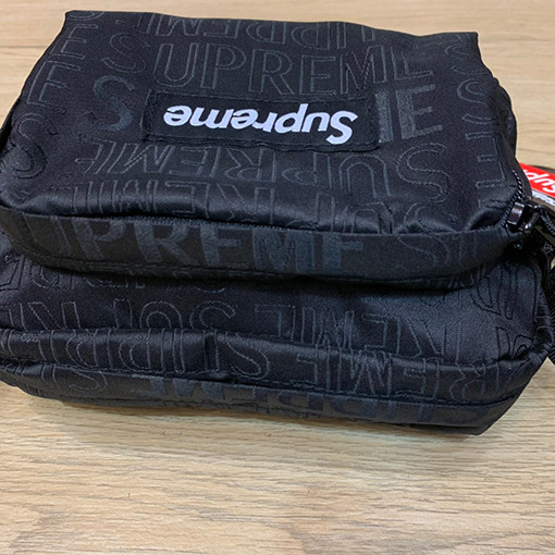 シュプリームスーパーコピー  Supreme ダークフラワーロゴジャカードショルダーバッグ