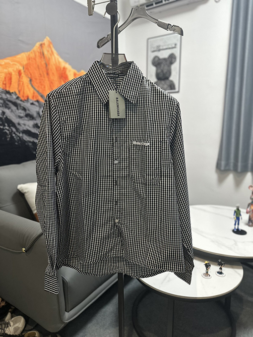 バレンシアガスーパーコピー シングルブレストチェックシャツ