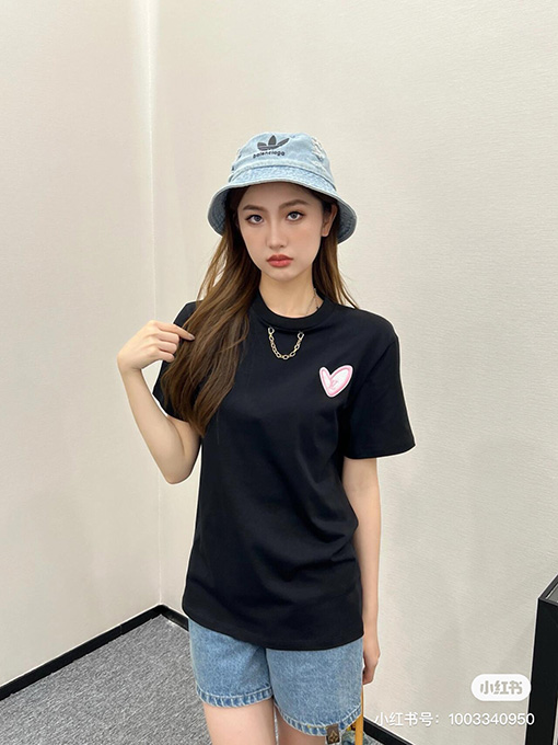 ルイヴィトンスーパーコピー 七夕バレンタイン限定チェーン刺繍半袖Tシャツ