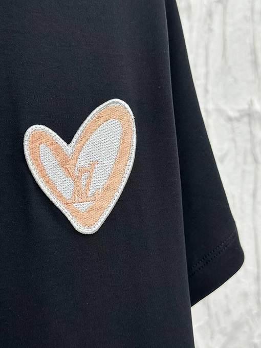 ルイヴィトンスーパーコピー 七夕バレンタイン限定チェーン刺繍半袖Tシャツ