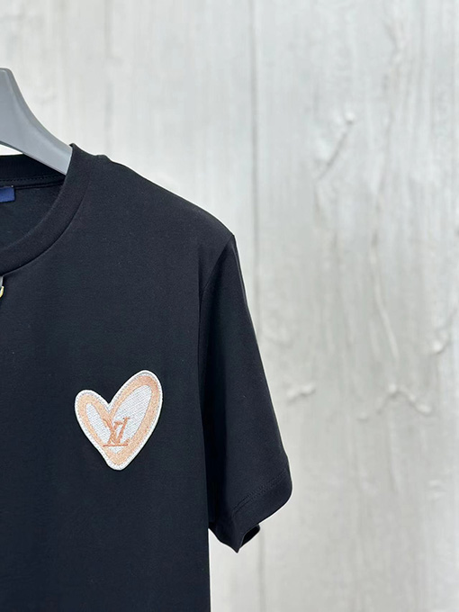ルイヴィトンスーパーコピー 七夕バレンタイン限定チェーン刺繍半袖Tシャツ
